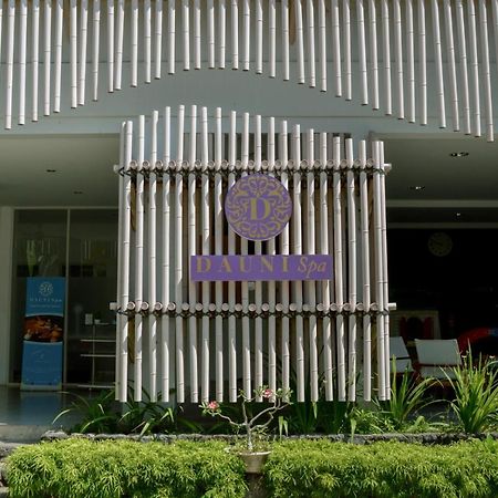 K Gallery Hotel Pasuruan Ngoại thất bức ảnh