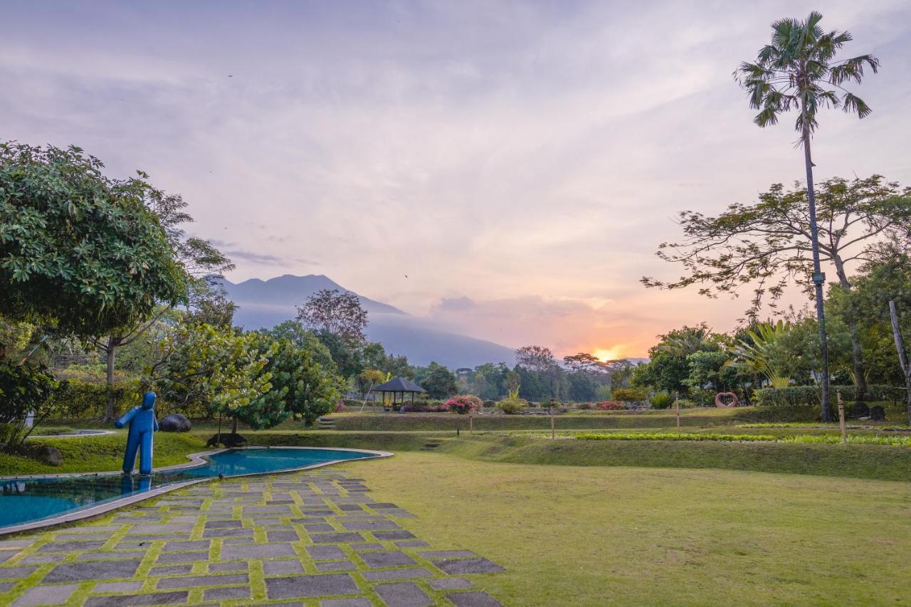 K Gallery Hotel Pasuruan Ngoại thất bức ảnh
