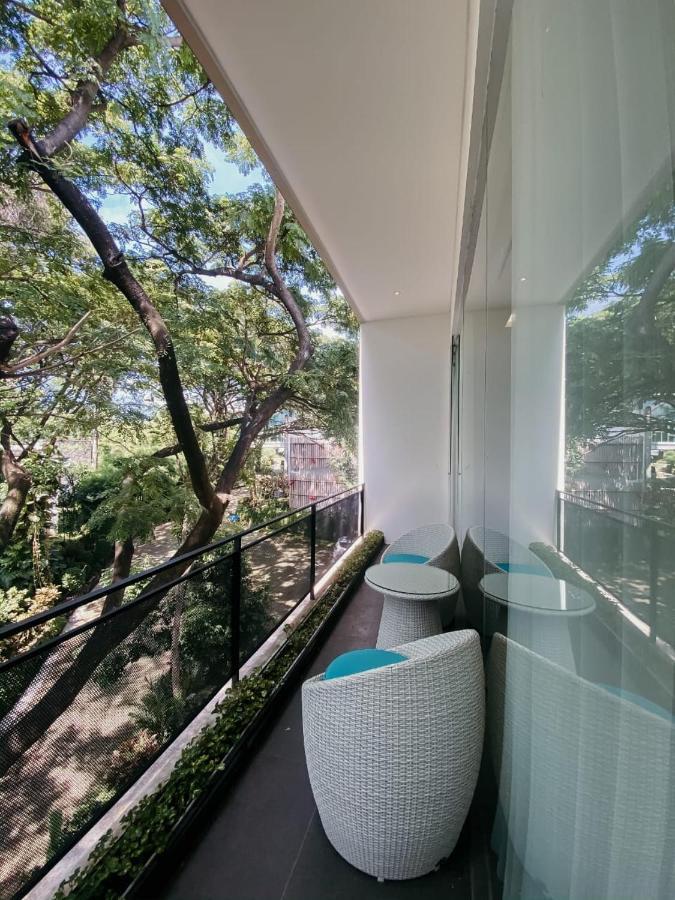 K Gallery Hotel Pasuruan Ngoại thất bức ảnh