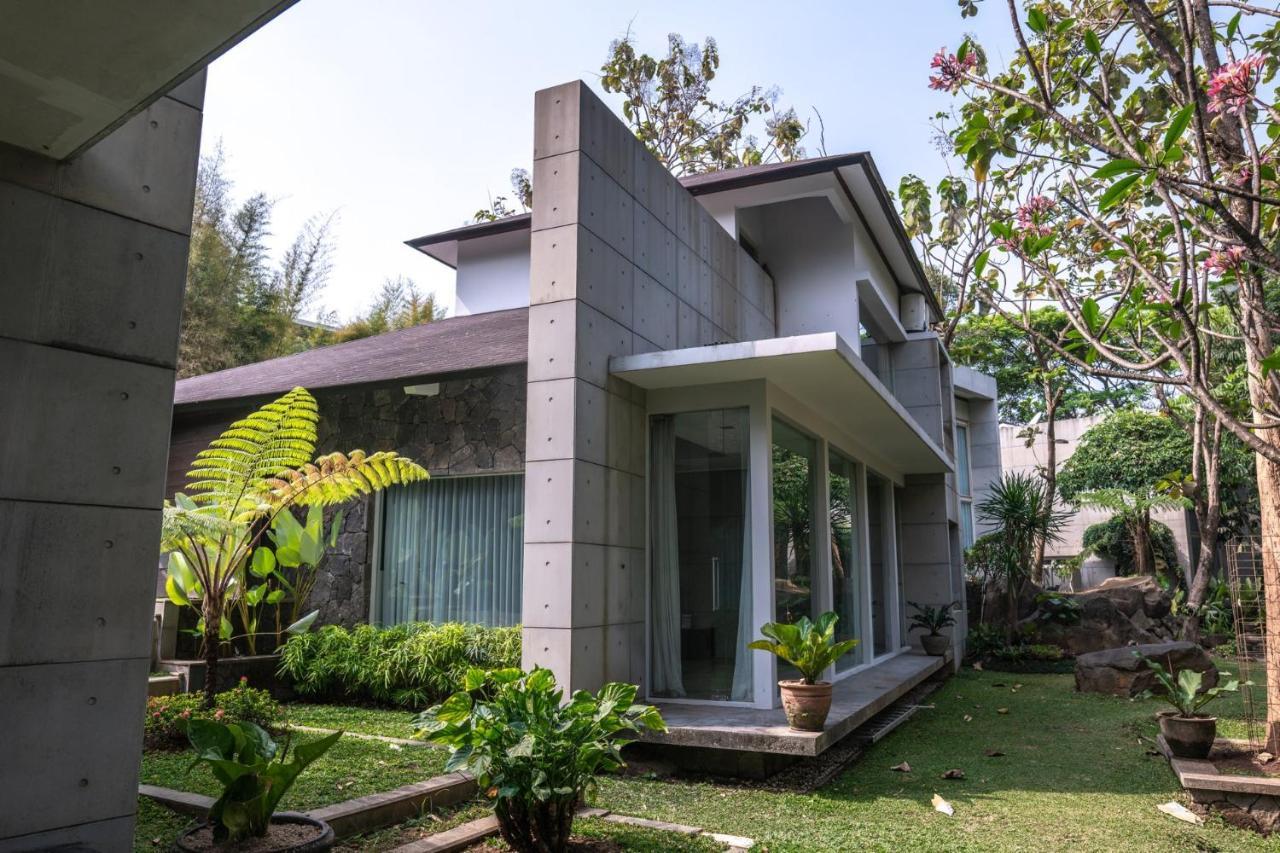 K Gallery Hotel Pasuruan Ngoại thất bức ảnh