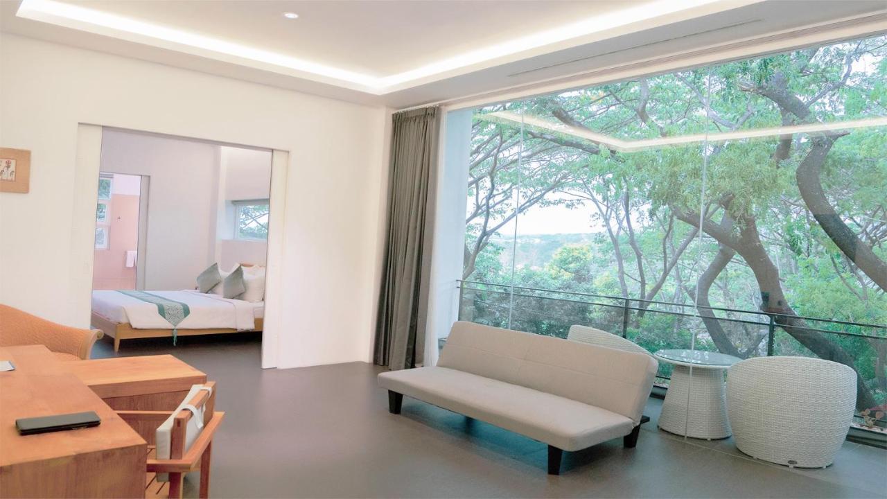 K Gallery Hotel Pasuruan Ngoại thất bức ảnh