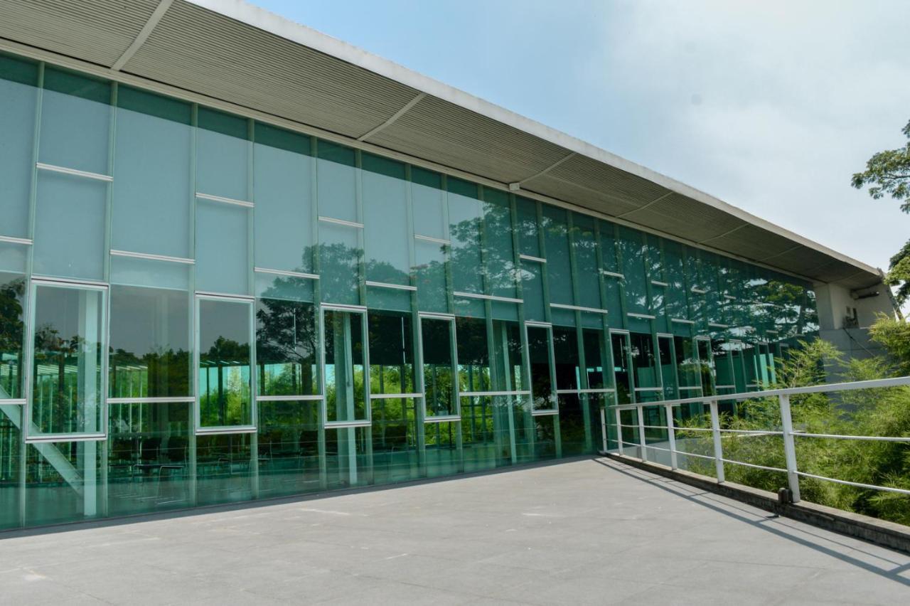 K Gallery Hotel Pasuruan Ngoại thất bức ảnh