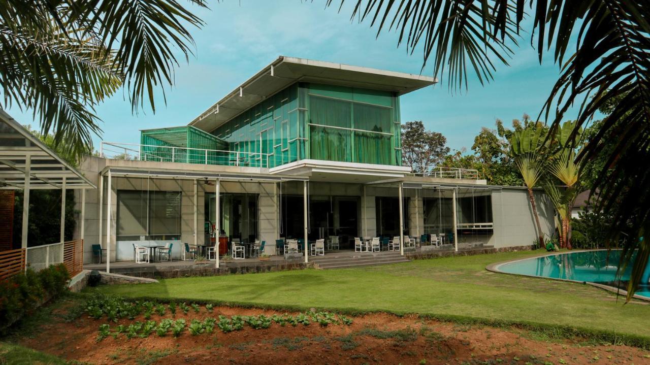 K Gallery Hotel Pasuruan Ngoại thất bức ảnh