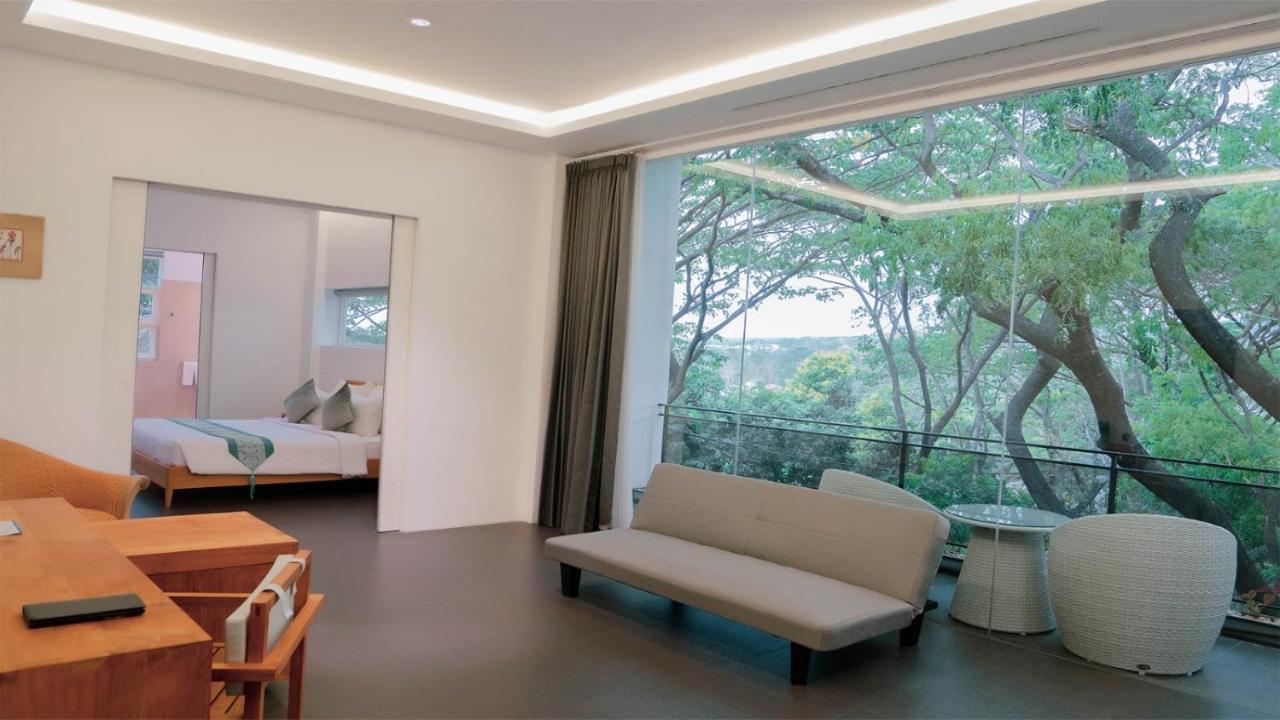 K Gallery Hotel Pasuruan Ngoại thất bức ảnh